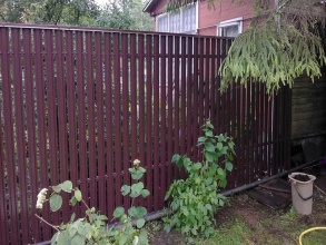 Забор из евроштакетника с бетонированием столбов 28 метров фото в Шахунье