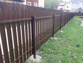 Забор из евроштакетника с утрамбовкой щебнем 70 метров фото в Шахунье