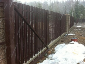 Забор из евроштакетника в шахматном порядке 122 метра фото в Шахунье