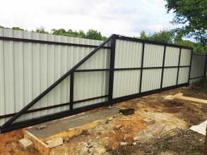 Откатные ворота с ручным управлением - пример 1 фото в Шахунье