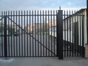 Сварные заборы с бетонированием столбов 12 метров фото в Шахунье