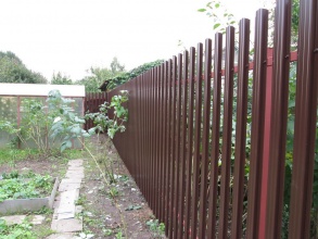 Забор из евроштакетника с забивными столбами 86 метров фото в Шахунье