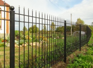 Сварные заборы с забивными столбами  12 метров фото в Шахунье